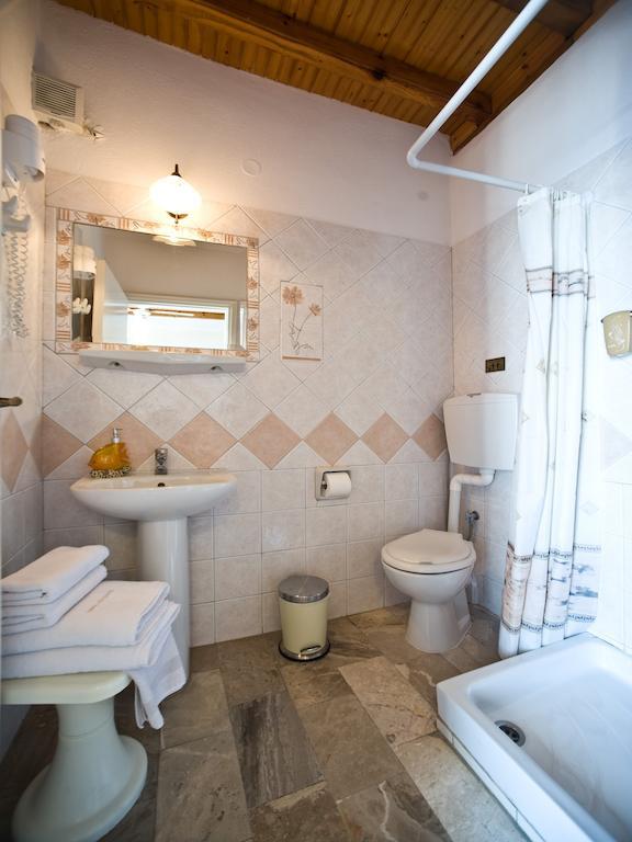 Vana Holidays Ornos  Kamer foto